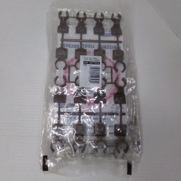 New Outdoor 6 Packages Of 16 Christmas Light Holders For Gutters Clip And Use - Picture 6 of 9